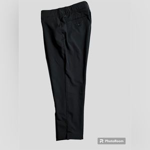 Under Armor Performance cropped Pants.
